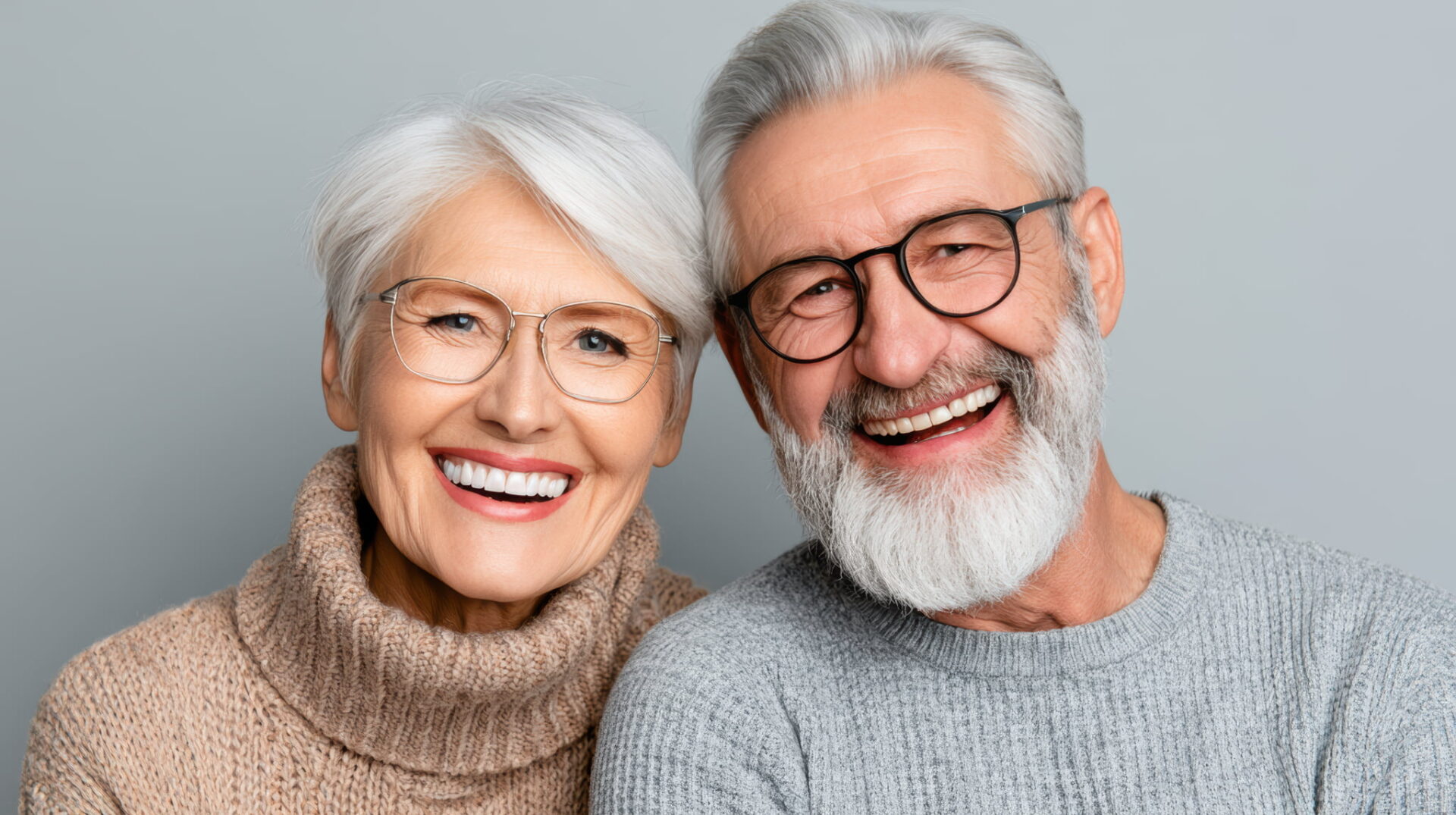 シリコン義歯で快適な生活を送る高齢夫婦