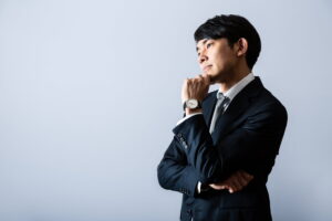 入れ歯は人にバレないか考える人