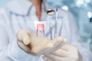 銀歯の下が虫歯になるのを予防するために定期歯科検診を受けるイメージ