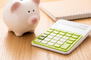 前歯をセラミックにする場合にかかる費用のイメージ